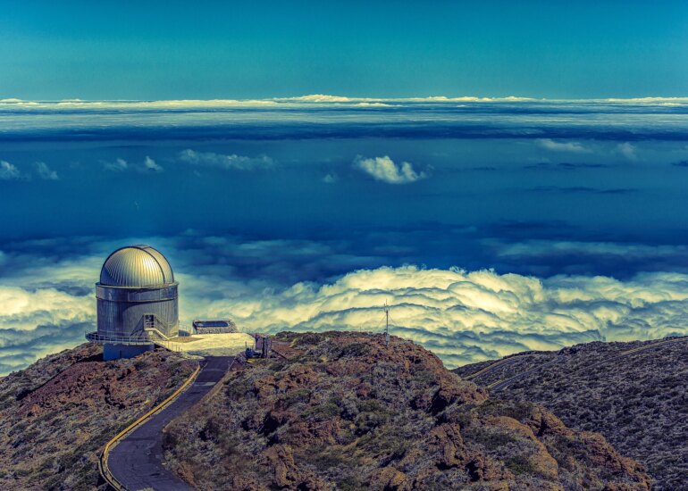 Sternwarte auf La Palma mit dramatischen Wolken und einer beeindruckenden Wolkendecke