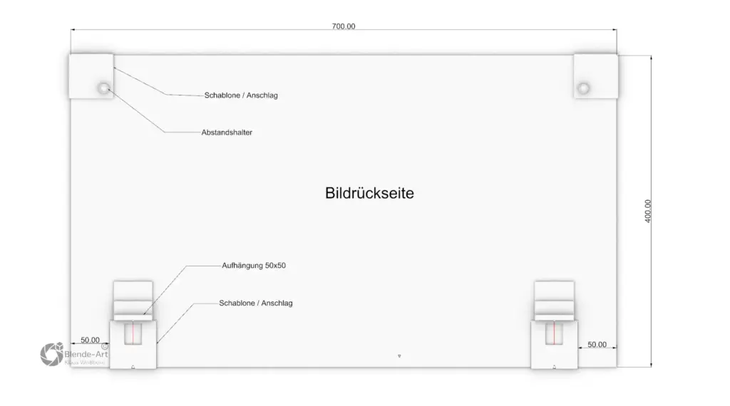Rückseite eines großformatigen Wandbildes mit zwei 3D-gedruckten Raster-Aufhängungen und Abstandshaltern für eine verdeckte Befestigung.