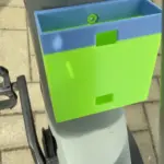 3D-gedruckte Fahrradrahmen Box ohne Deckel am Fahrradrahmen montiert